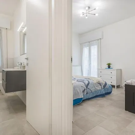 Appartamento Minimalist Oasis - Life & Hesperia Hospital