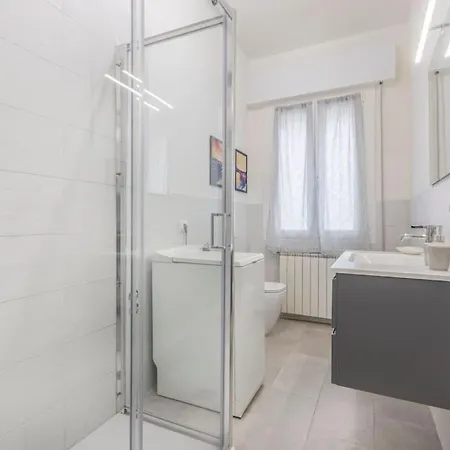 Minimalist Oasis - Life & Hesperia Hospital Appartamento Modena