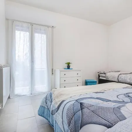 Minimalist Oasis - Life & Hesperia Hospital *