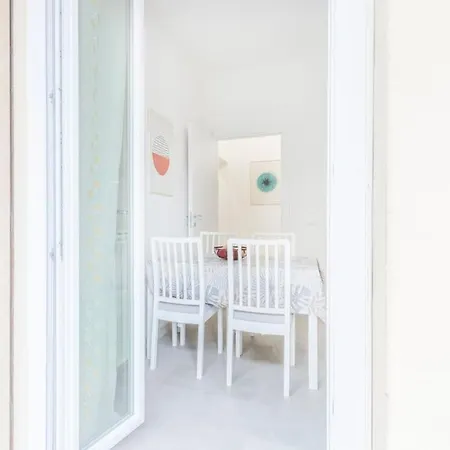 公寓 Minimalist Oasis - Life & Hesperia Hospital *