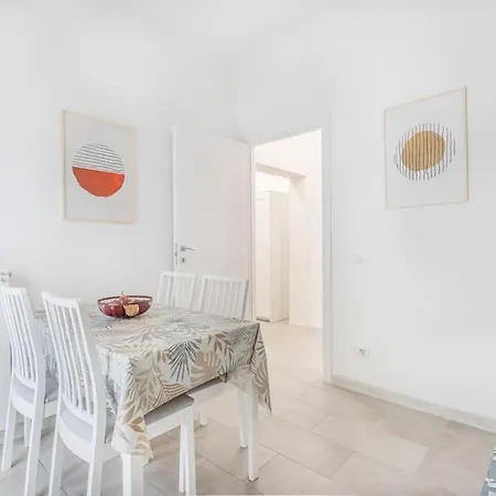 Minimalist Oasis - Life & Hesperia Hospital Lejlighed *