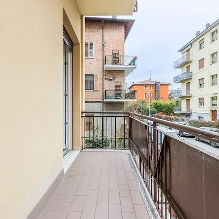 Minimalist Oasis - Life & Hesperia Hospital * 摩德纳