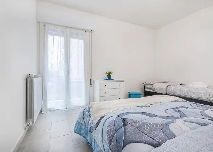 Minimalist Oasis - Life & Hesperia Hospital *