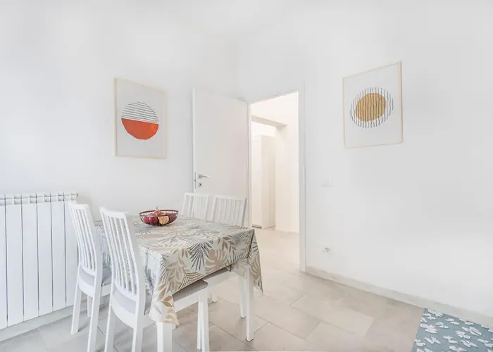 Minimalist Oasis - Life & Hesperia Hospital Appartement *