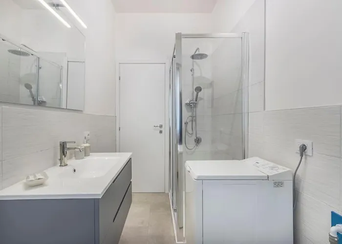 Minimalist Oasis - Life & Hesperia Hospital 公寓