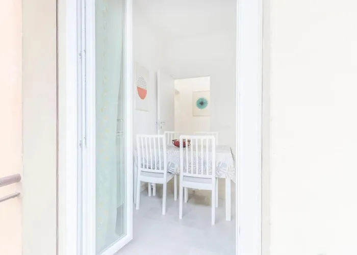 公寓 Minimalist Oasis - Life & Hesperia Hospital *