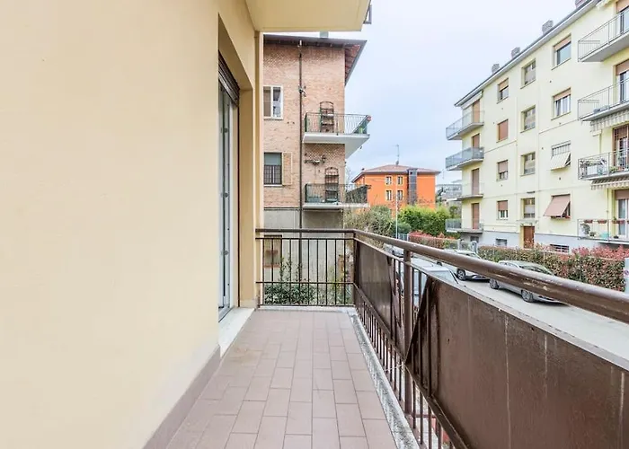 Minimalist Oasis - Life & Hesperia Hospital * 摩德纳